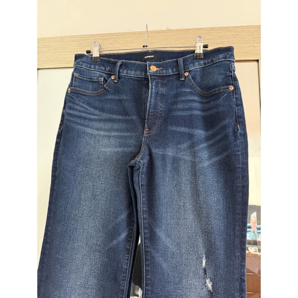 Express Mid Rise Flare Jeans - Picture 3 of 4